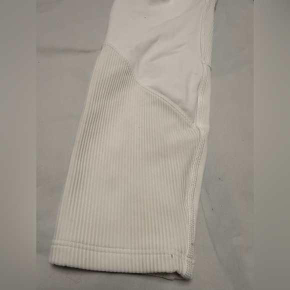 Lululemon New Ambition Super High-Rise Tight 28" *Stained* - Picture 12 of 14